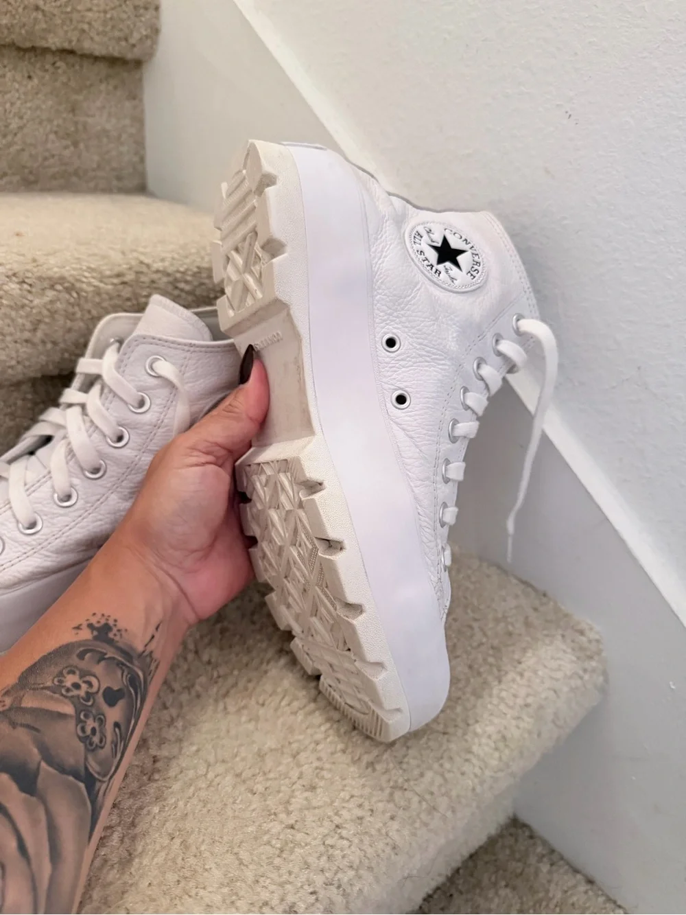 Converse White Leather High Top Lug Platform Sole 567165C Size 9 women’s